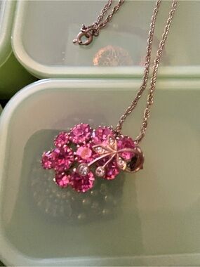 Vintage Pink Rhinestone Cluster Pendant Necklace Gold Tone Leaf MCM Jewelry